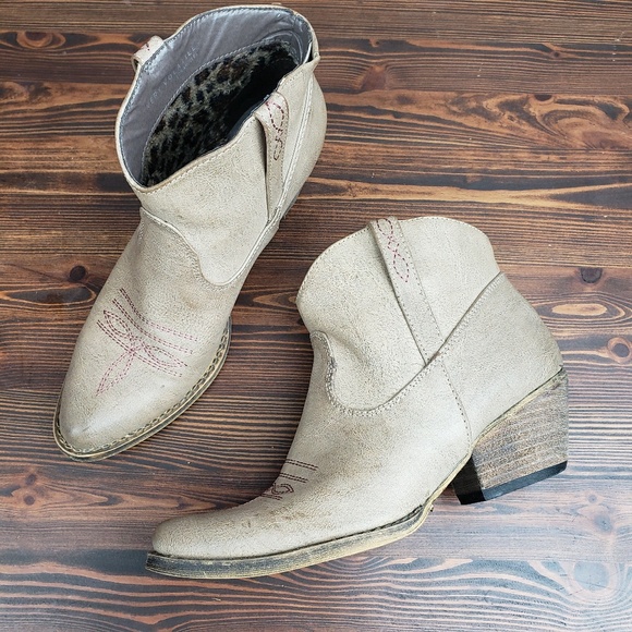 very volatile los angeles cowboy boots